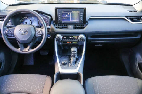 2022 Toyota RAV4 Hybrid XLE