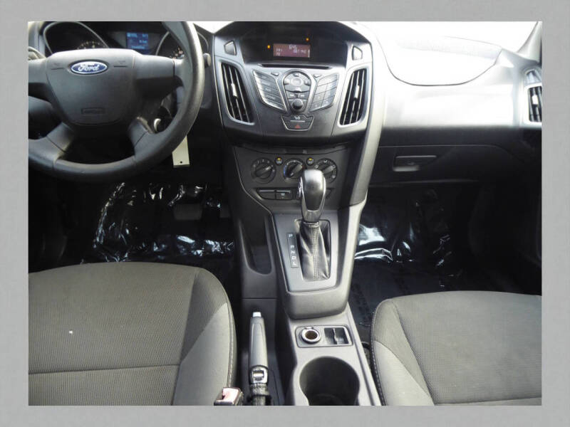 2012 Ford Focus S - Photo 13