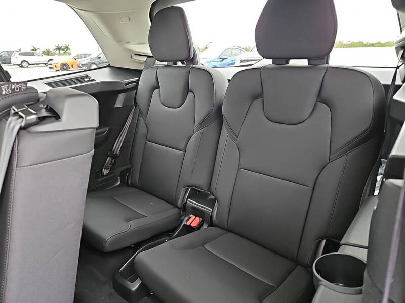 2025 Volvo XC90 B6 Plus Bright Theme 7P