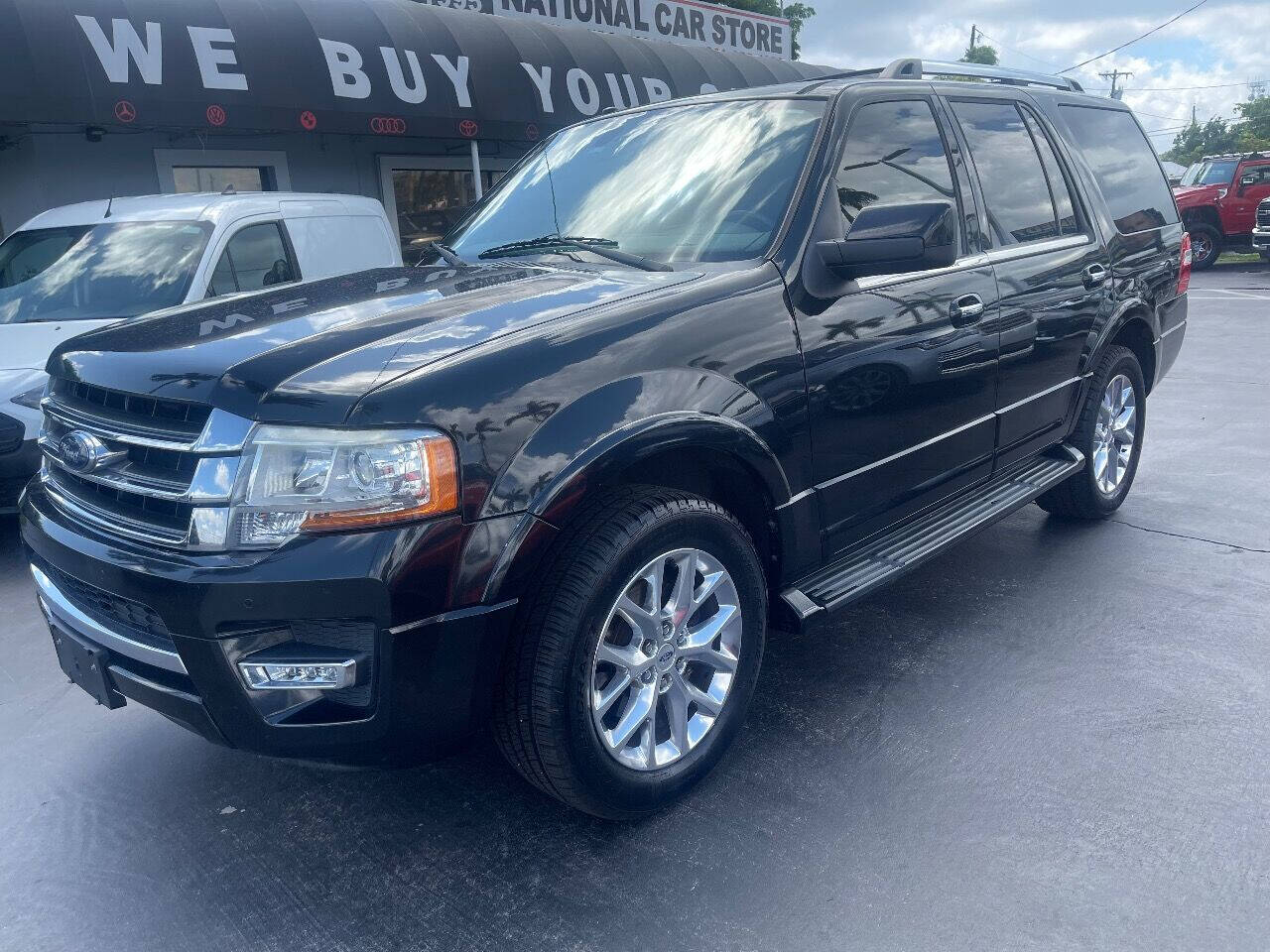 2015 Ford Expedition SUV / Crossover - $15,900