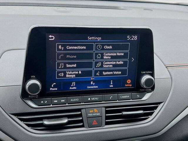 2022 Nissan Altima 2.5 SR