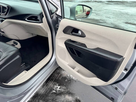 2020 Chrysler Pacifica Touring L