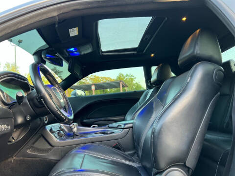 2015 Dodge Challenger SXT Plus