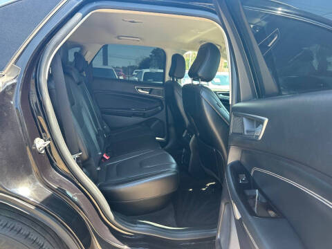 2020 Ford Edge Titanium