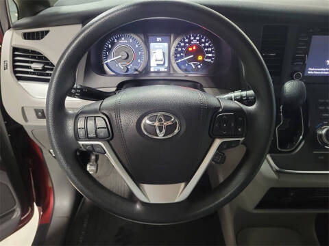 2019 Toyota Sienna LE 7-Passenger