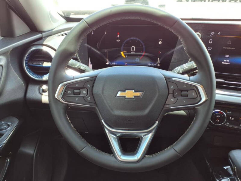 2024 Chevrolet Trax LT