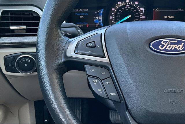 2020 Ford Fusion SE