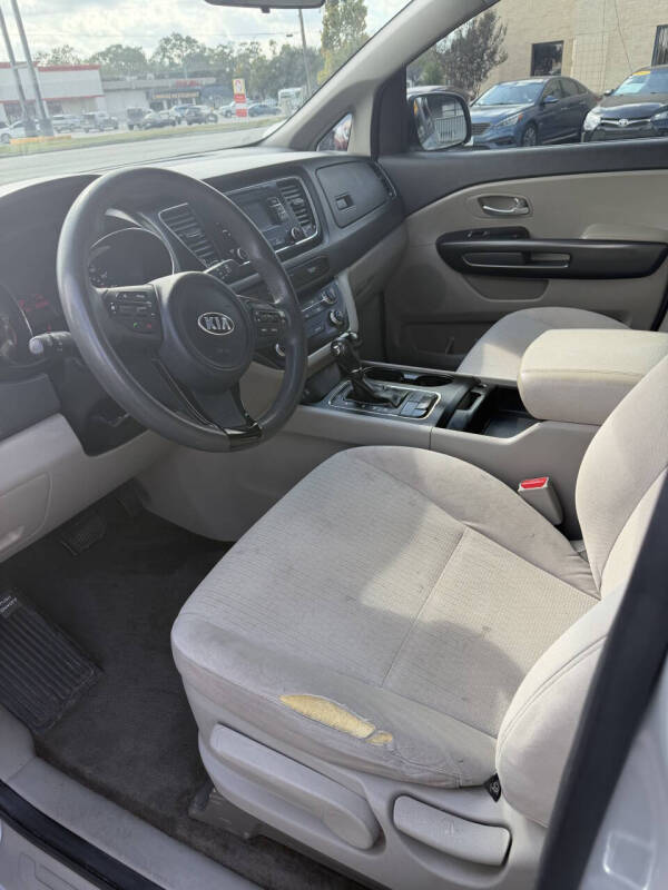 2016 Kia Sedona L