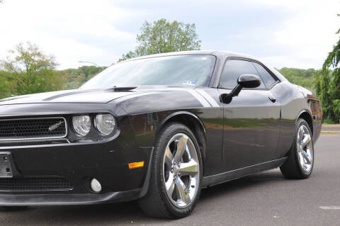 2013 Dodge Challenger SXT Plus