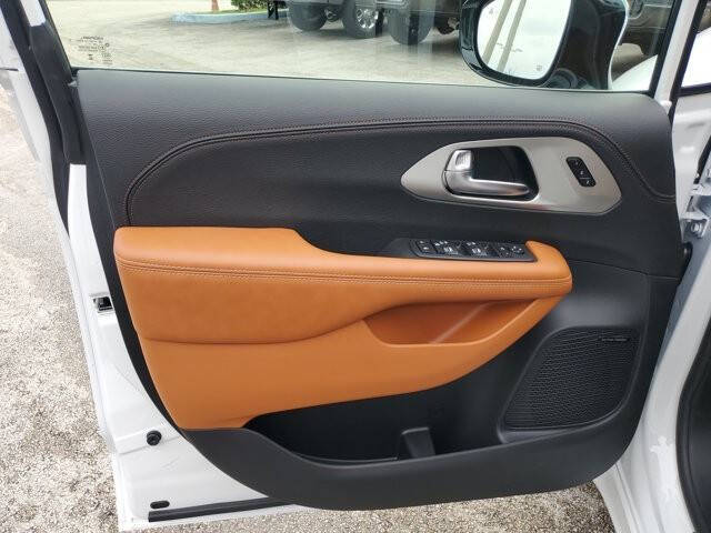 2026 Chrysler Pacifica Pinnacle