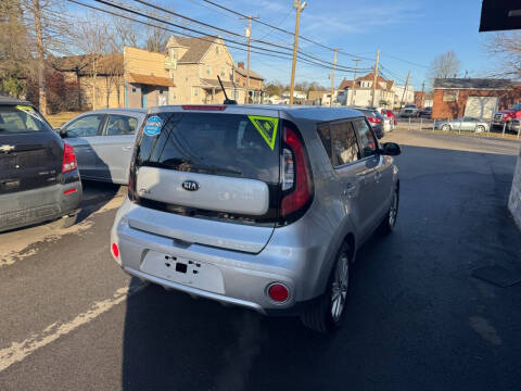 2017 Kia Soul +