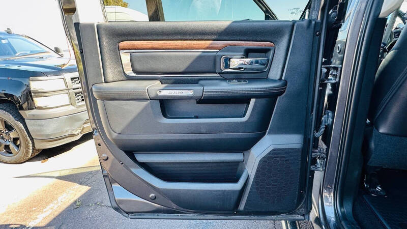 2016 RAM 2500 Laramie