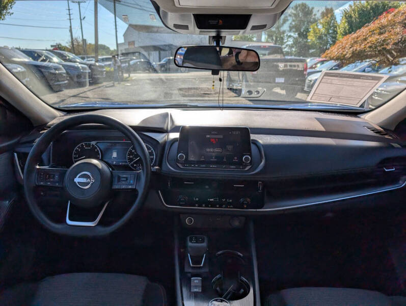 2022 Nissan Rogue SV