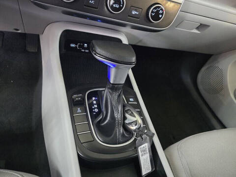 2024 Hyundai Kona SE