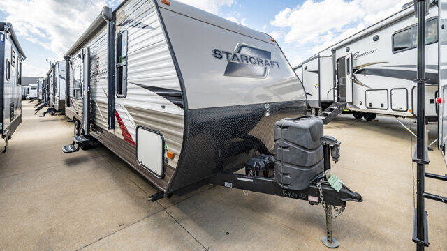 2017 Starcraft AR-ONE MAXX SHOWSTOPPER for sale at TRAVERS GMT AUTO SALES in Florissant MO