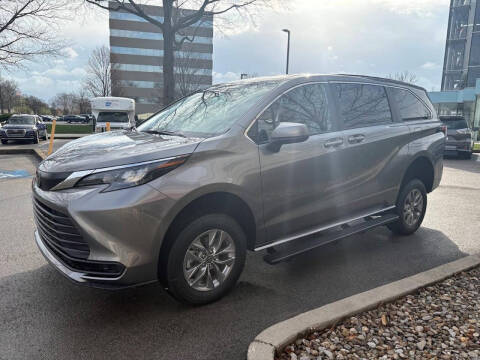 2026 Toyota Sienna LE 8-Passenger