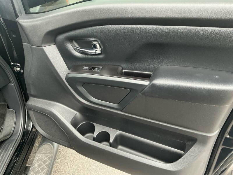 2019 Nissan Titan SV