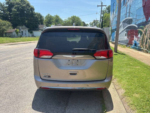 2018 Chrysler Pacifica Touring L Plus