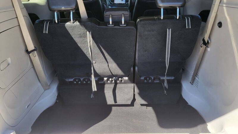 2024 Chrysler Pacifica Plug-In Hybrid Select