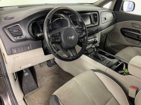 2017 Kia Sedona LX