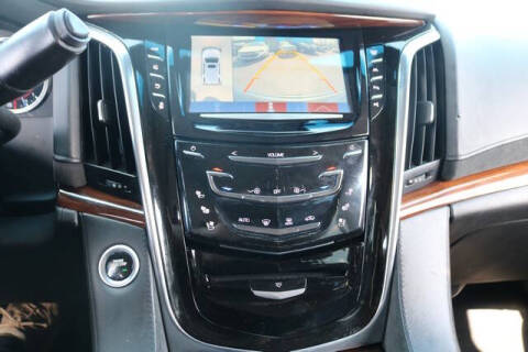 2017 Cadillac Escalade Luxury