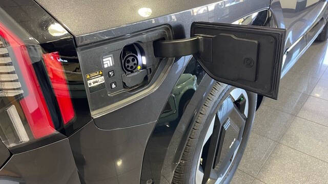 2024 Kia EV9 Land