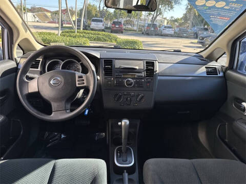 2011 Nissan Versa 1.8 S