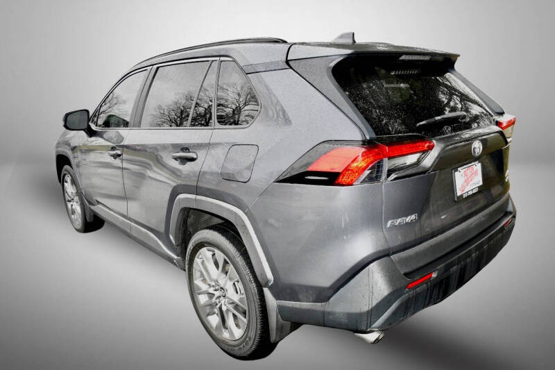 2020 Toyota RAV4 XLE Premium