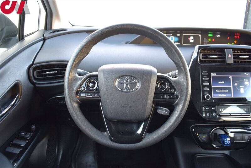 2021 Toyota Prius LE