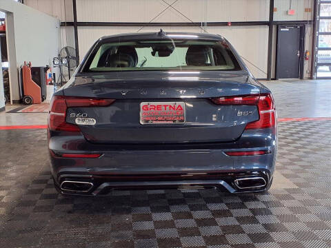 2022 Volvo S60 B5 Momentum