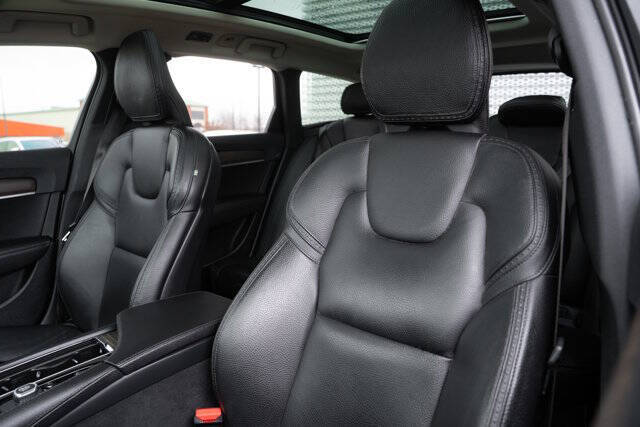 2020 Volvo V90 Cross Country T6