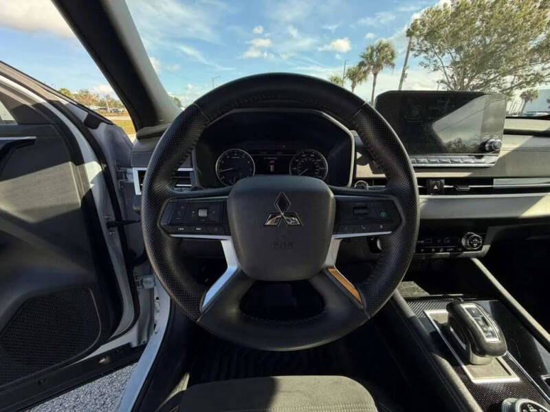 2024 Mitsubishi Outlander