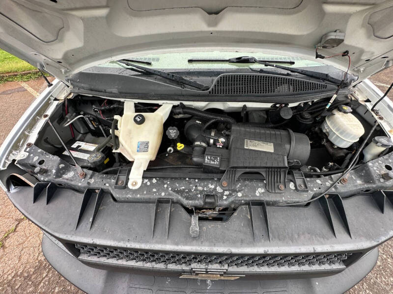 2012 Chevrolet Express Cargo Work Van - Photo 33