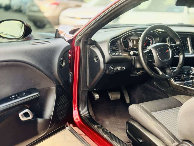 2017 Dodge Challenger SXT