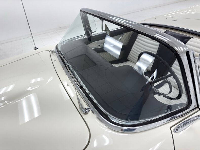 1957 Ford Thunderbird