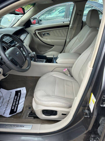 2011 Ford Taurus Limited