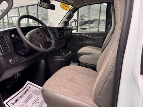 2025 Chevrolet Express 2500