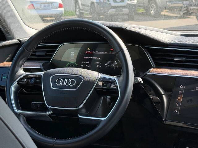 2019 Audi e-tron quattro Premium Plus