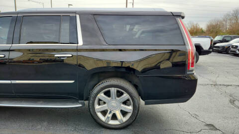 2018 Cadillac Escalade ESV Luxury