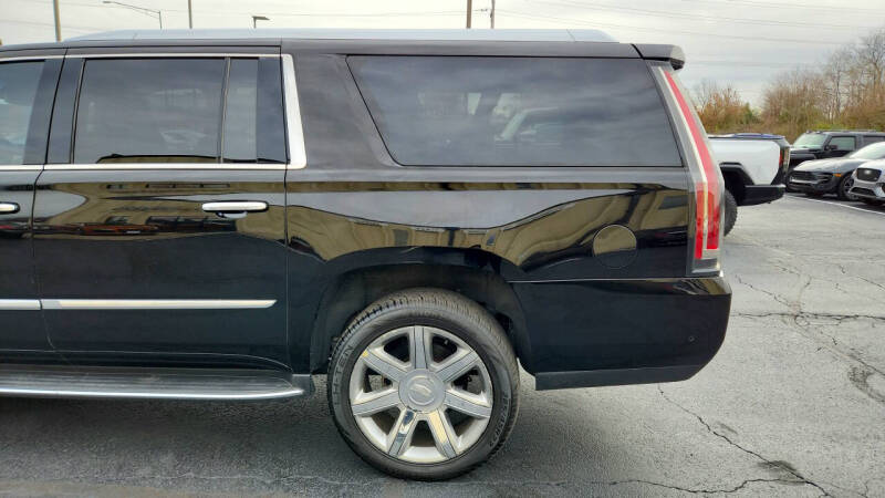 2018 Cadillac Escalade ESV Luxury