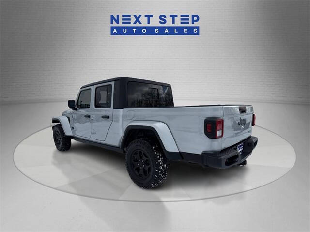 2022 Jeep Gladiator Willys