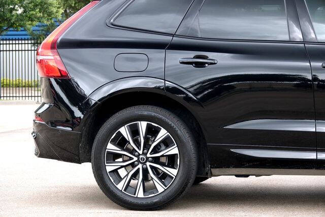 2023 Volvo XC60 B5 Plus Dark Theme