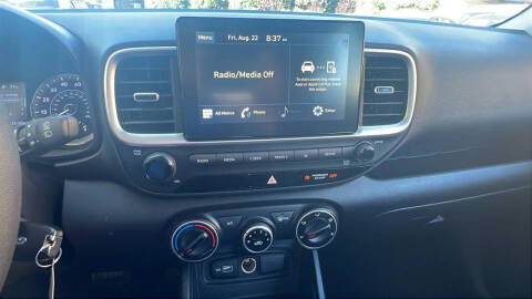 2022 Hyundai Venue SE