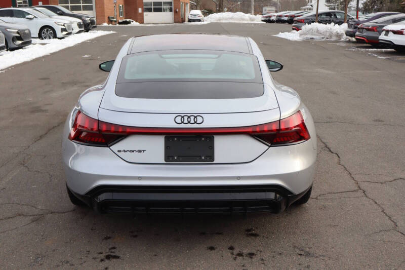2022 Audi e-tron GT quattro Premium Plus