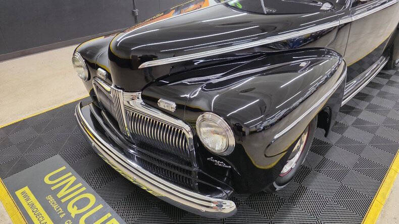 1942 Ford Super Deluxe