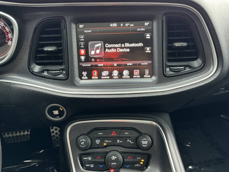 2016 Dodge Challenger 392 HEMI Scat Pack Shaker