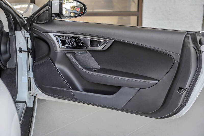2014 Jaguar F-TYPE