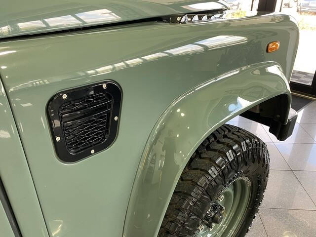 1999 Land Rover Defender 26
