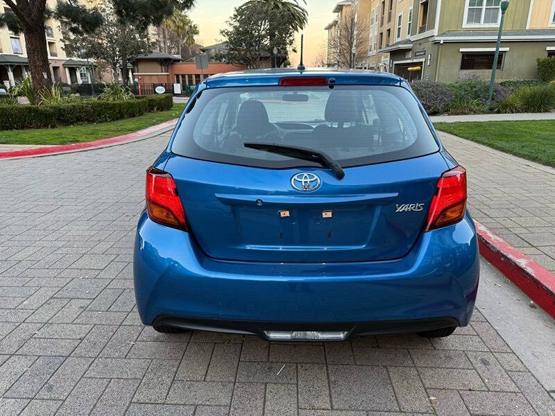 2016 Toyota Yaris 3-Door LE