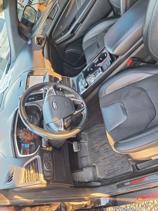 2019 Ford Edge ST - Photo 16